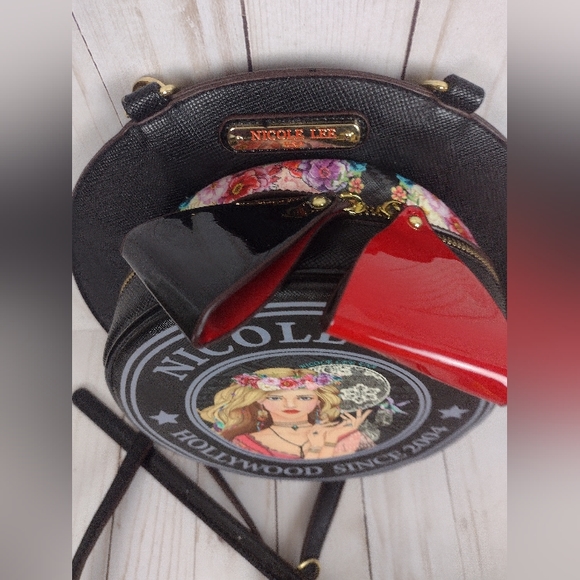 Nicole Lee USA Black Purse Hat Backpack Hollywood 2004 - Picture 2 of 6